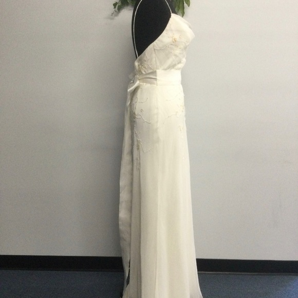 Watters Designer Wedding Gown Store Sample on Sale in a Size 10 - Picture 2 of 7